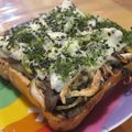 ★ひいらぎ★'s cooksnap of when they made 葱×シメジのわさび海苔風味のトースト.