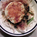 ☆ghana☆'s cooksnap of when they made 新玉ねぎとほうれん草の卵黄のせサラダ.