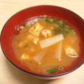 ロクシタンマニア's cooksnap of when they made ちょこっとこだわり☆揚げと大根のお味噌汁.