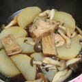 yuka119's cooksnap of when they made ✿鮭と大根とシメジの和風煮.