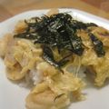 ★ひいらぎ★'s cooksnap of when they made おさかなのソーセージで☆チーズたまご丼.