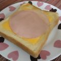 nomi52's cooksnap of when they made のせて焼くだけ♬ハムチーズトースト.