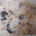 ぴかりんの嫁's cooksnap of when they made 鮭のアラとワカメの炊き込みご飯.
