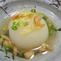 Haru Haru's cooksnap of when they made 丸ごと新玉葱のあっさりそぼろ煮.