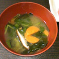 ♪珠香♪'s cooksnap of when they made いつもの味噌汁が白だしでお澄まししたよ.