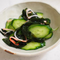 くまんぼう's cooksnap of when they made きゅうりとワカメとカニカマの酢の物.