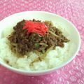 みなみんくっきんぐ's cooksnap of when they made 簡単！もやし・ピーマン・ひき肉味噌炒め丼.