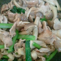 すぅきち's cooksnap of when they made 豚バラとキノコのマヨしょう油炒め.
