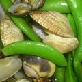 三紫17's cooksnap of when they made アサリとスナップエンドウの酒蒸し.