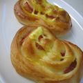あやかときょうこ's cooksnap of when they made 簡単♪ふわふわ✿ソーセージのお花パン✿.