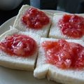 ゆいランラン's cooksnap of when they made 次女おすすめ　フレッシュ苺のせパン❀.