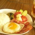 935kitchen's cooksnap of when they made １人ランチ★半熟ベーコンエッグサラダ丼風.