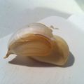 カナラ♪'s cooksnap of when they made にんにくをつるんと剥く方法.