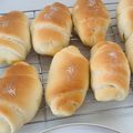 きぃちゃん１９'s cooksnap of when they made ＊カリじゅわ～な塩パン＊.