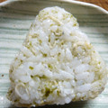 flatty1016's cooksnap of when they made ✿揚げじゃこと青のりのおにぎり✿.
