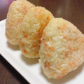 papikun's cooksnap of when they made 鮭マヨおにぎり。.
