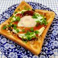 在宅勤務のおじさん's cooksnap of when they made 目玉焼き☆Ｃｏｃｏの☆お好み焼きトースト.