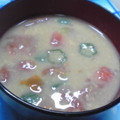 七色ワクチン's cooksnap of when they made 夏の定番☆トマトとオクラの味噌汁.