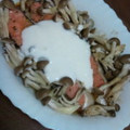 May_petit's cooksnap of when they made 鮭ときのこのマリネ　レンジ蒸し.