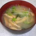 ダ〜ごはん's cooksnap of when they made お味噌汁にカイワレ.