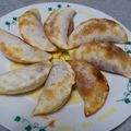 こまつさん。's cooksnap of when they made 餃子の皮で冷蔵庫片付けピザ.