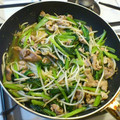 おかじー's cooksnap of when they made 小松菜ともやしの肉炒め.