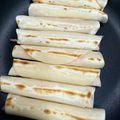 なーなちゃん's cooksnap of when they made ミニブリトー?!　ハムチー巻き焼き餃子.