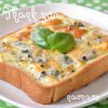 naonaos's cooksnap of when they made ブルーチーズで☆リッチなトースト.