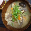 麻婆＠独身貴族's cooksnap of when they made 極旨！！ほめられ豚汁♪.