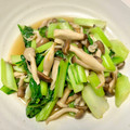 azbjbn's cooksnap of when they made あっさり旨い✳ターサイとしめじの中華炒め.