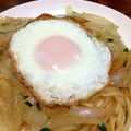るうtomo's cooksnap of when they made 目玉焼きのっけ焼うどん.