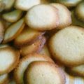 souCocco's cooksnap of when they made 卵白1個だけ余ったら作るラングドシャ.