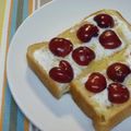 ひーゆっき's cooksnap of when they made チェリーのヨーグルトトースト.