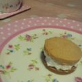 ちぃmilk's cooksnap of when they made 水切りヨーグルトdeクッキーサンドアイス.