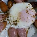 エキストラホット's cooksnap of when they made 小腹が空いたら魚肉ソーセージで目玉焼き丼.