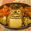m@n@'s cooksnap of when they made 炊き込みご飯で♪トトロのおにぎり弁当.