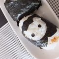 shouko's cooksnap of when they made 簡単☆ミッキーたわらおにぎり〈キャラ弁〉.