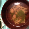 ハナハウス's cooksnap of when they made セロリとしめじの簡単スープ.