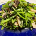 itsuk's cooksnap of when they made 【春菊薫る♪】シャキシャキ春菊の炒め物.