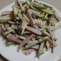 Ran6312's cooksnap of when they made 超簡単🥰魚肉ソーセージときゅうりのサラダ.