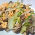 ayamogu's cooksnap of when they made レタスとしめじの中華炒め.