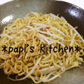 papikun's cooksnap of when they made もやしだけで旨★ピリ辛オイスター焼きそば.