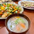 Superlittleboo's cooksnap of when they made 玉ねぎ・ぶなしめじ・にんじんの味噌汁.