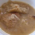 bizmo's cooksnap of when they made ドイツ風(？)オニオングラタンスープ.