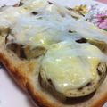 やまぷん's cooksnap of when they made 茄子と玉葱のマヨネーズチーズトースト.
