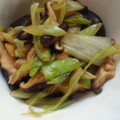 かぴーな's cooksnap of when they made しいたけと長ネギ炒め.