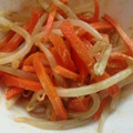 かぴーな's cooksnap of when they made ルクエでもやしとニンジンのカレーマヨ和え.