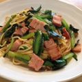 maarine's cooksnap of when they made **韮とベーコンのキムチ焼きそば**.
