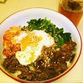 ゆりぼーー's cooksnap of when they made 簡単うまっ♪牛肉とキムチの温玉乗せ丼☆.