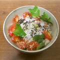 よちりん's cooksnap of when they made トマトとしらすと塩昆布の梅わさび丼.